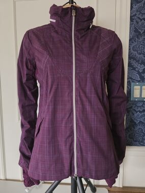 Lululemon Run Hustle Plum Purple Plaid Sz 8 Lightweight Water Resistant Jacket